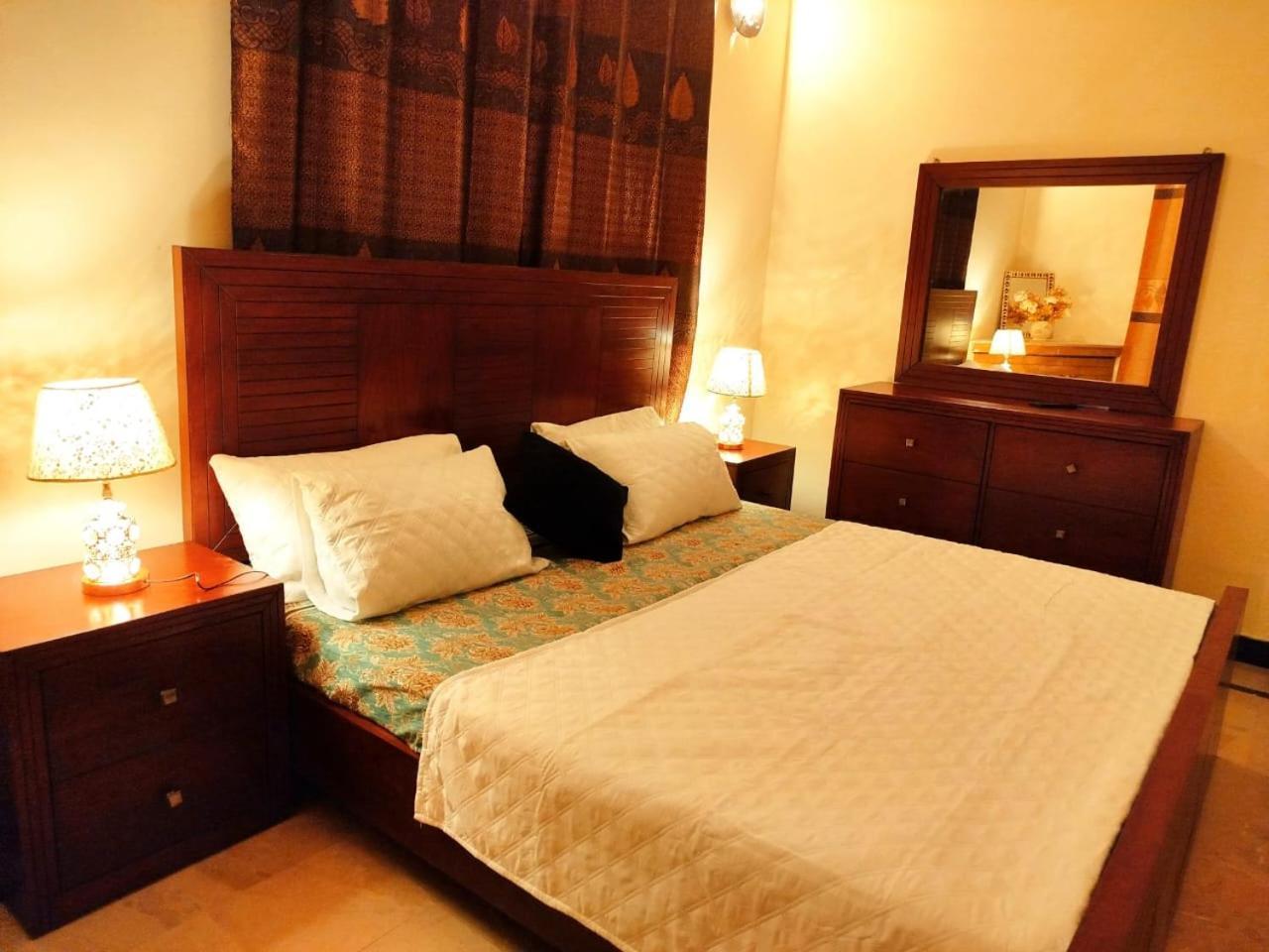 Royal Residential Hotell Islamabad Eksteriør bilde