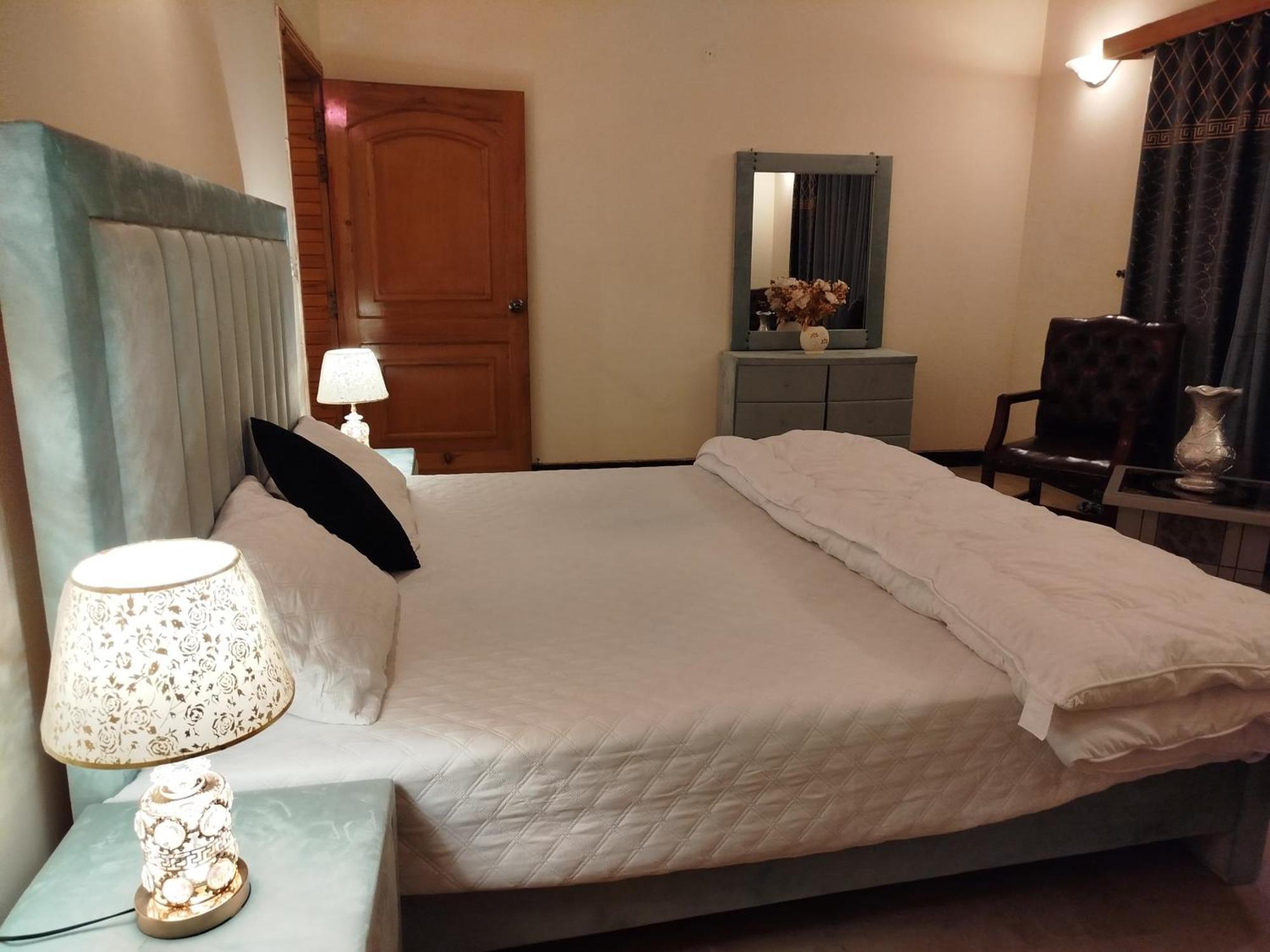 Royal Residential Hotell Islamabad Eksteriør bilde