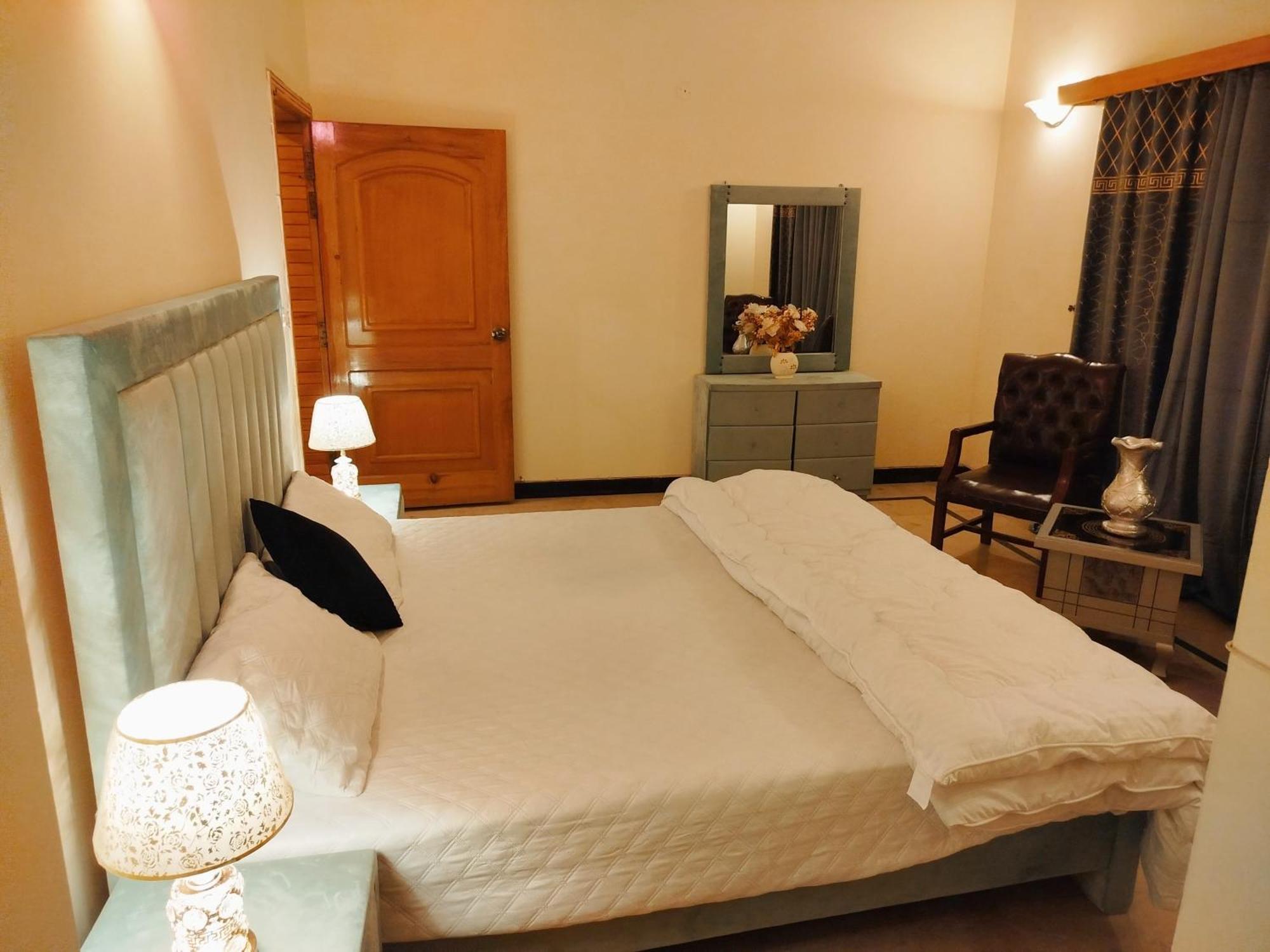 Royal Residential Hotell Islamabad Eksteriør bilde
